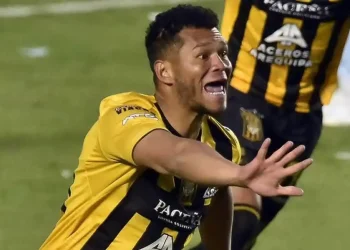 The Strongest debe pagar $us 50.000 al panameño Blackburn