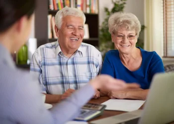 Tres claves para fortalecer el bienestar financiero de los adultos mayores