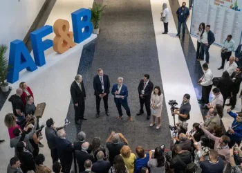 Empresarios bolivianos alistan viaje a feria de alimentos en Miami