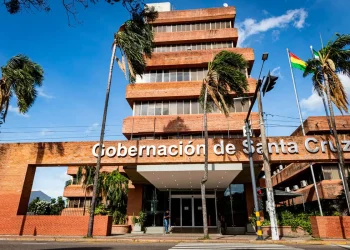Regreso de Camacho: secretarios presentan renuncias a la Gobernación
