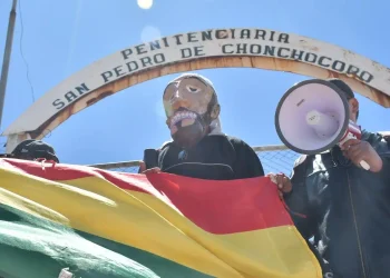 Abogado de Camacho: Ya están mandamientos para su salida de Chonchocoro
