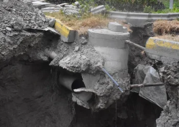 La Alcaldía acusa al exalcalde Revilla por problemas en la Avenida del Poeta. FOTO: GAMLP