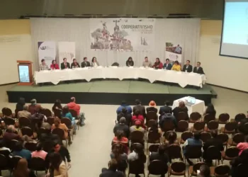 IPDRS presenta investigación sobre cooperativismo en Bolivia