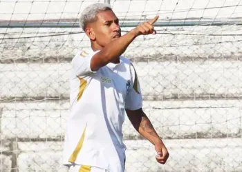 Dos Santos insulta a un jugador local en la ACF: ‘boliviano de m…’