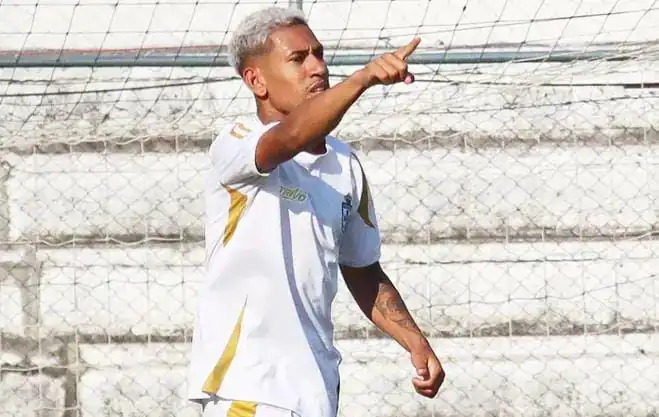 Dos Santos insulta a un jugador local en la ACF: ‘boliviano de m…’
