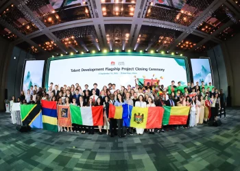 Los embajadores bolivianos de Semillas para el Futuro ya están en China recibiendo capacitaciones tecnológicas