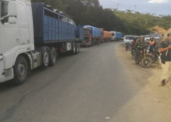 Transporte pesado pierde Bs 500.000 al día por bloqueo en Yapacaní