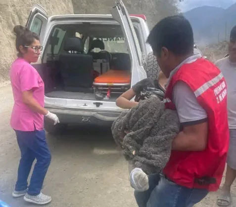 Tres muertos y niño herido tras caída de vehículo en Caranavi