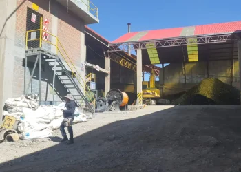 AJAM suspende a 20 mineras ilegales en Viacha tras denuncias comunales