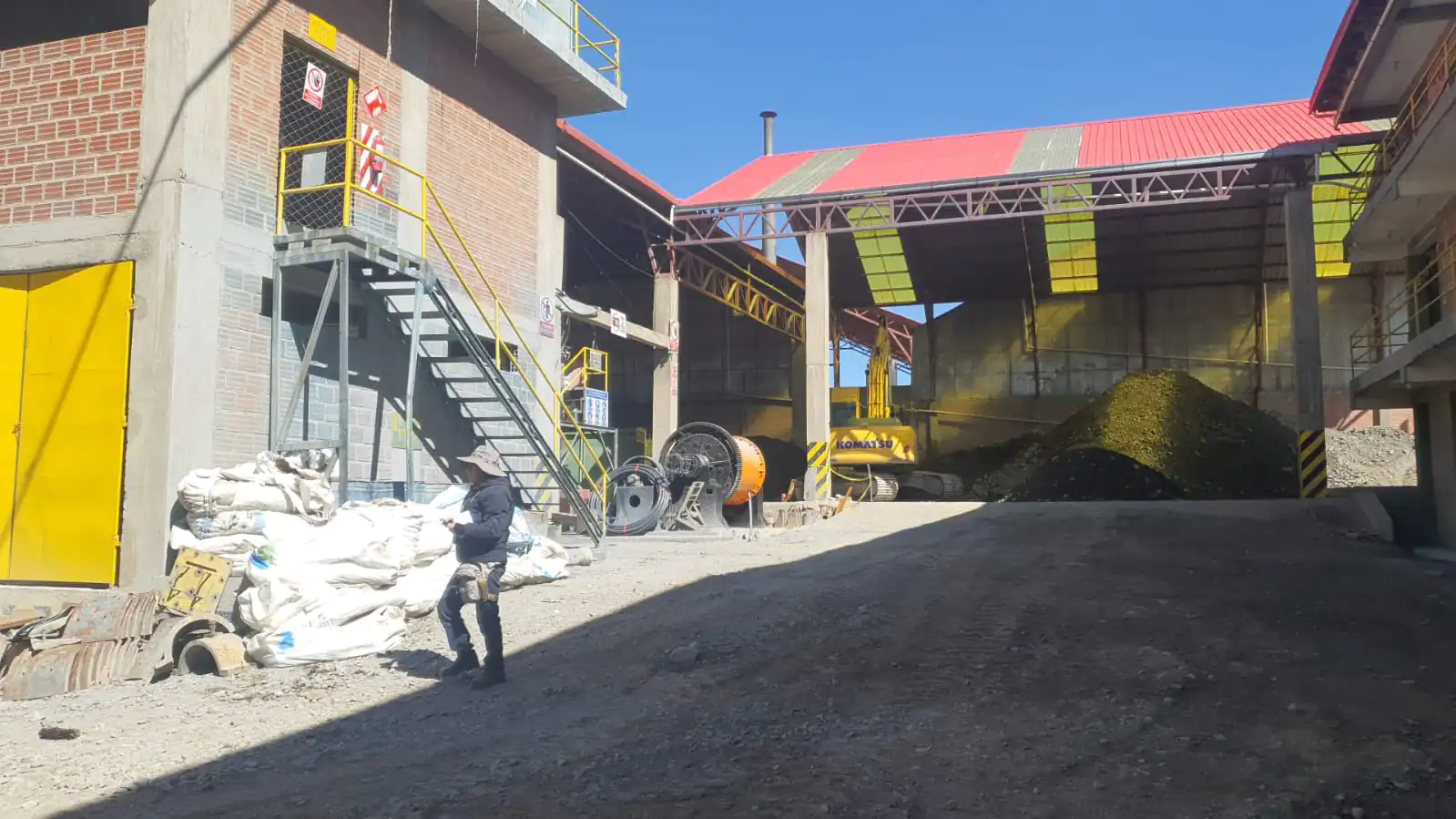 AJAM suspende a 20 mineras ilegales en Viacha tras denuncias comunales
