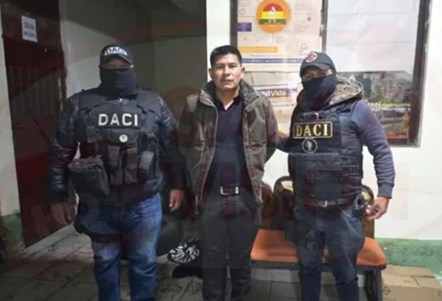 Fiscalía imputa al alcalde de Llallagua por violencia y muerte de policías