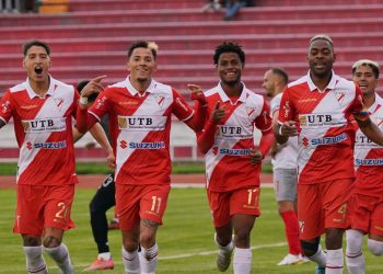 Always Ready golea a Independiente en Sucre