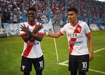 Always Ready, con orden táctico, iguala ante Atlético Tucumán