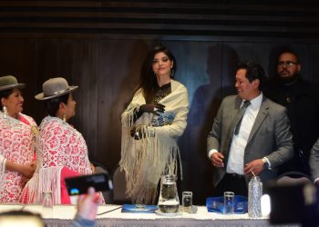 La cantante Ana Bárbara, en la conferencia de prensa en La Paz. Foto: Rodwy Cazón - La Razón