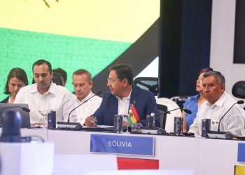 Cumbre: Arce advierte amenazas a ‘las democracias populares’ en la región
