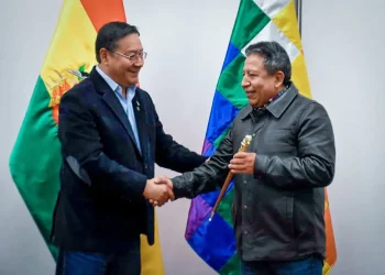 Arce parte a la ONU y deja el bastón de mando a Choquehuanca