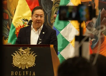 Arce pide que la industrialización sea una política de Estado
