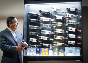 Arce inaugura el Salón de Vinos y Singanis del Bicentenario