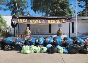 Armada incauta ropa usada de contrabando valuada en Bs 154.000