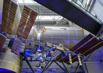 Maqueta de la nave espacial Orión en Airbus Space en Bremen (Alemania), el 9 de febrero de 2023. Foto: AFP.