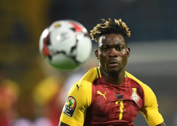 El centrocampista Christian Atsu juega con Ghana un partido contra Benín en la Copa de África de Naciones el 26 de junio de 2019 en Ismailía, Egipto. Foto: AFP.