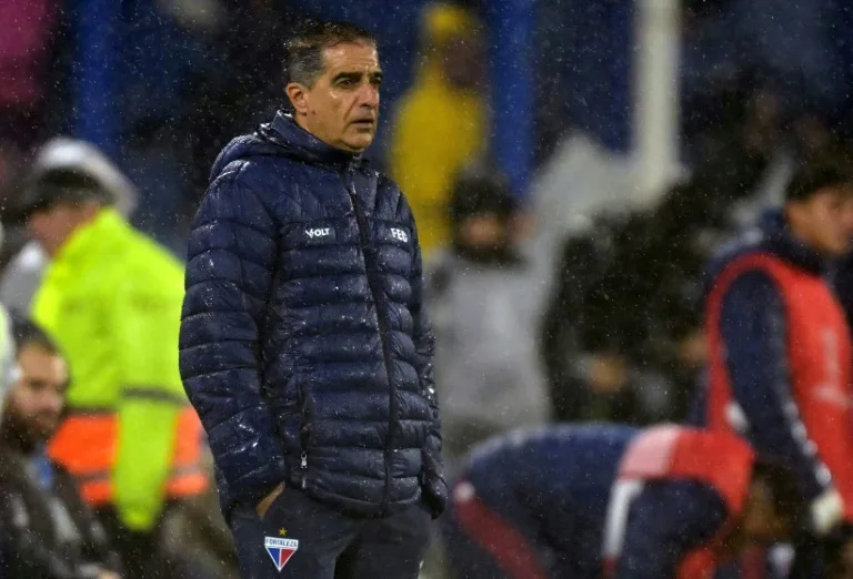Fortaleza de Brasil despide al entrenador portugués Renato Paiva