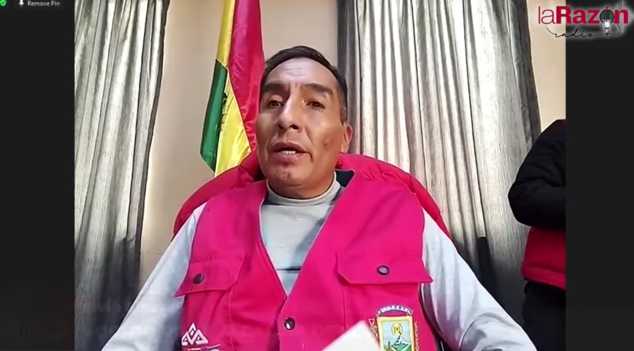 El vocero municipal Elvin Linares en una entrevista en La Razón Radio. Foto: La Razón