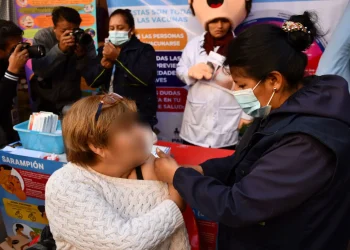 El Sedes de Cochabamba comenzó con la campaña de vacunación contra el sarampión en cárceles. FOTO: Gobernación de Cochabamba