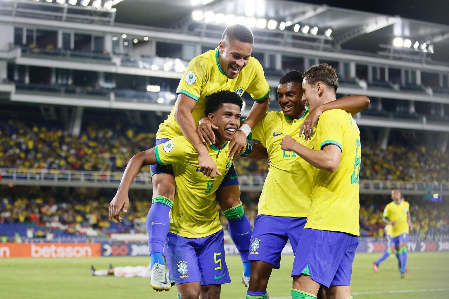 Brasil golea 3-0 a Perú en partido inaugural del Sudamericano Sub-20