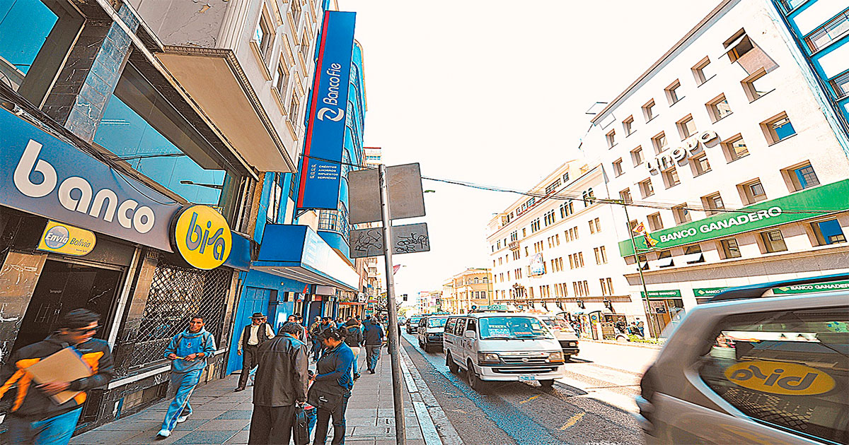 Las oficinas de las principales entidades financieras del país en la avenida Camacho.