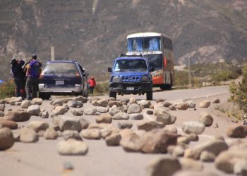 La Policía de Potosí confirma cinco puntos de bloqueo en distintas carreteras
