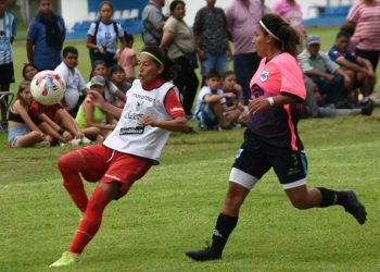 La selección boliviana femenina iguala ante un combinado jujeño