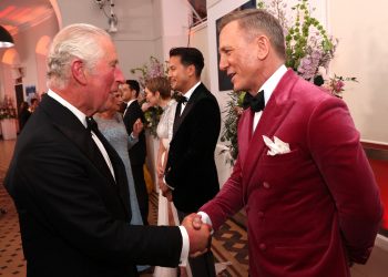 En una nueva novela, Bond emprende una carrera para salvar la coronación de Carlos III. Foto: AFP