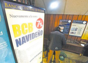 Algunos interesados en adquirir los bonos BCB Navideño, en gestiones pasadas.