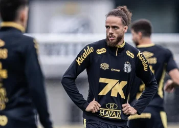El Santos de Neymar ficha al internacional argelino Brahimi