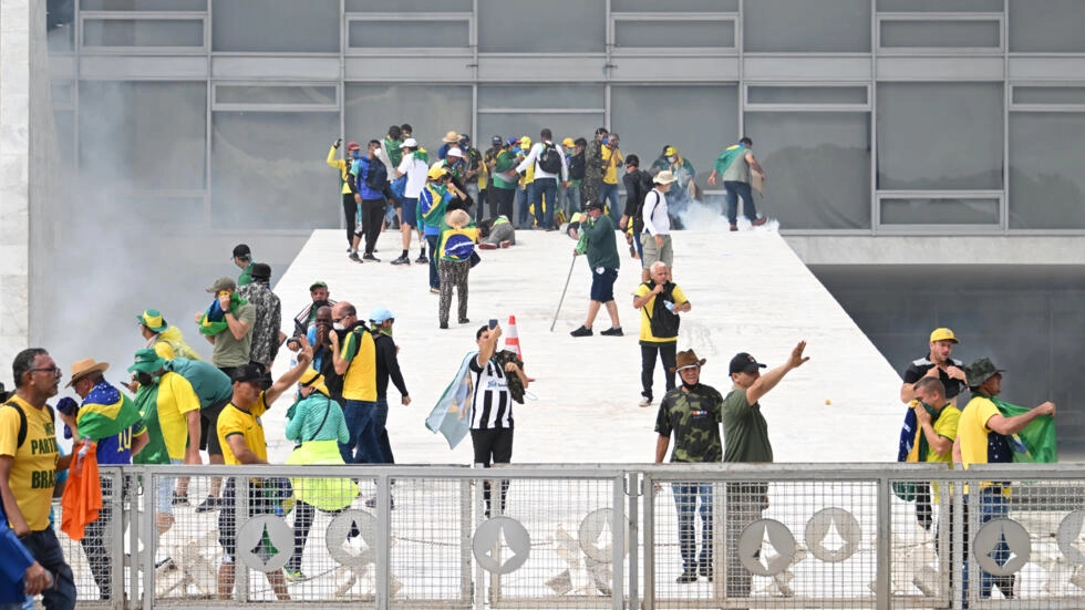 El gobernador de Brasilia destituye al secretario de Seguridad Pública tras el asalto bolsonarista