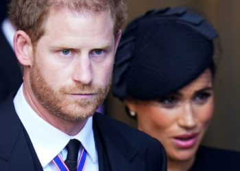 El diario The Sun informó que Carlos III envió "un aviso de expulsión" a la pareja. Foto: AFP