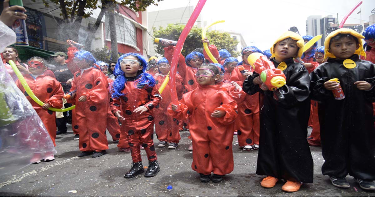 Niños disfrazados, en el corso de 2020, antes de la pandemia.