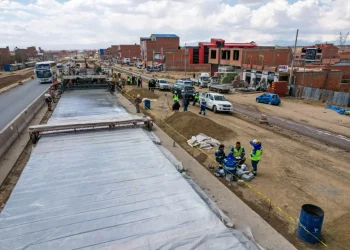 Avanza ampliación a ocho carriles en carretera La Paz-Oruro