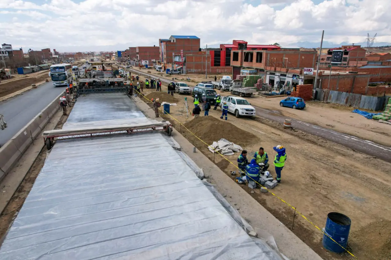 Avanza ampliación a ocho carriles en carretera La Paz-Oruro