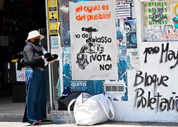 carteles_referendo_ecuador.jpg