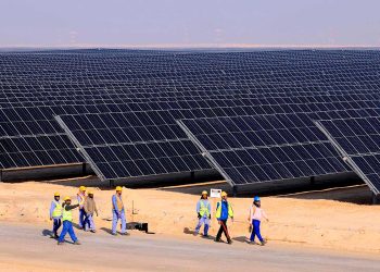 central_solar_emiratos_arabes.jpg