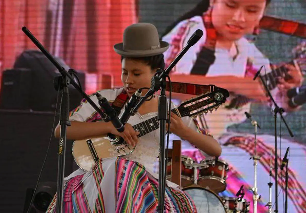 charango_bolivia.jpg