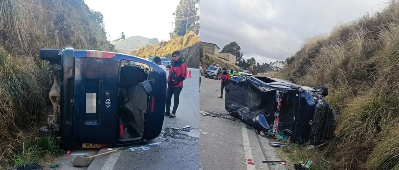 El minibus se volcó a un costado de la carretera/RRSS