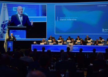 Frente a Infantino, Conmebol pide apoyo unánime para organizar el Mundial 2030