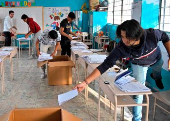 conteo_votos_referendo_ecuador.jpg