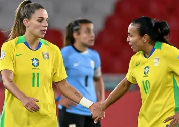 Brasil debe ser ‘más eficiente’, dice su DT tras pasar a la final
