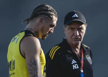 Atlético Mineiro despidió a Cuca y busca entrenador