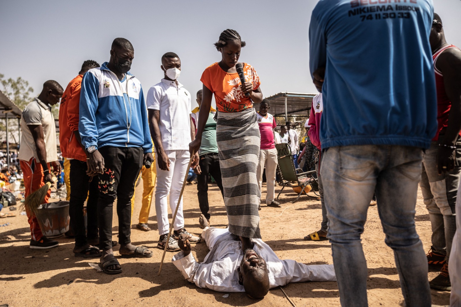 Adja es el nombre de la famosa curandera de Burkina Faso. Foto: AFP