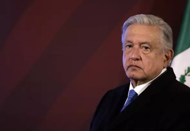 Obrador carga contra el Supremo por suspender la reforma electoral.